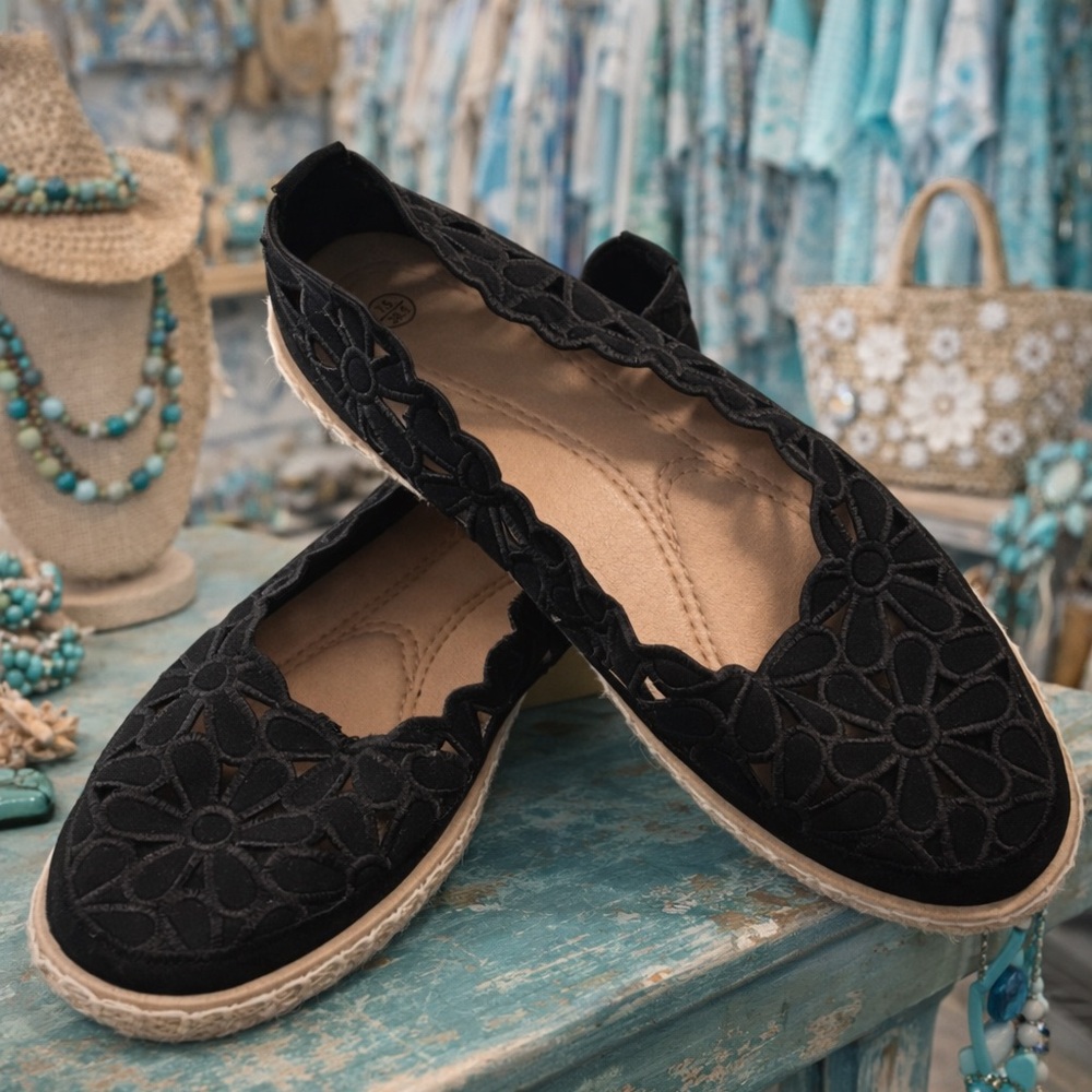 Black Floral Cutout Women's Flats